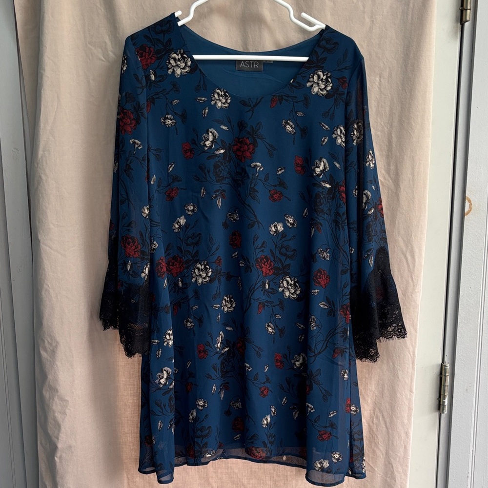 ASTR Teal Floral Tunic with Black Lace Sleeves